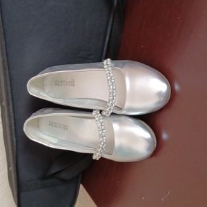 Kenneth Cole Reaction Flats
